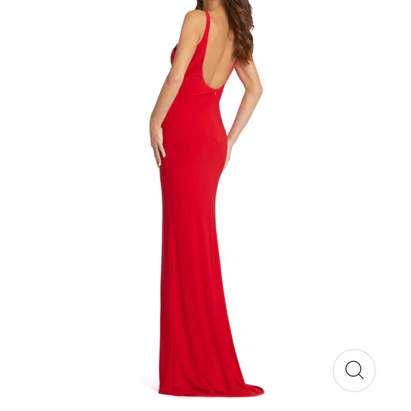 MAC DUGGAL SZ 6 RED SLEEVELESS SCOOP NECK GOWN. NWT. DRESS - Picture 2 of 5